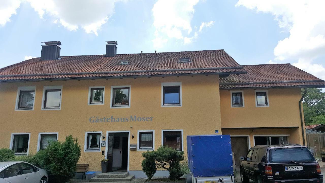 Отель Gastehaus Moser Untergriesbach Экстерьер фото